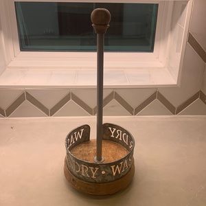 Paper towel holder excellent condition